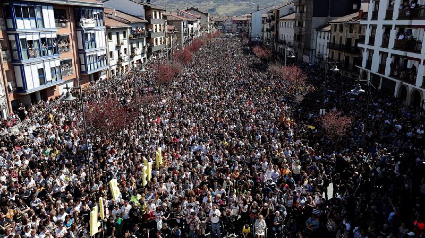 Miles De Personas Reclaman En Alsasua La Libertad Para Los J Venes