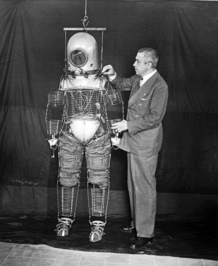 El Espa Ol Que Cre El Primer Traje De Astronauta