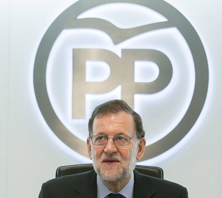 Rajoy cree que tras la abstención del PSOE se esconde una moción de censura