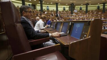 Una docena de diputados socialistas mantienen su 'no' a Rajoy