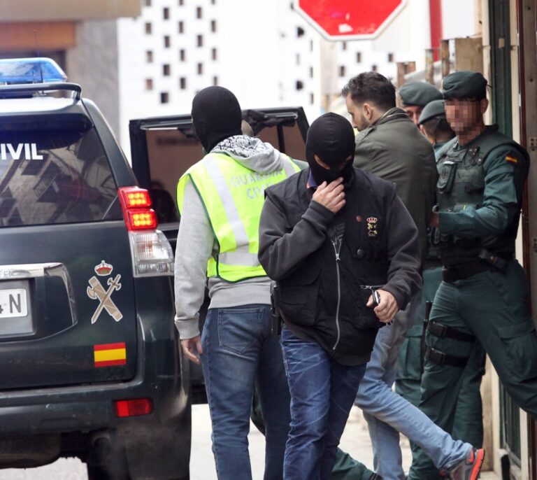 La Guardia Civil desarticula una red de reclutamiento de yihadistas en Mataró