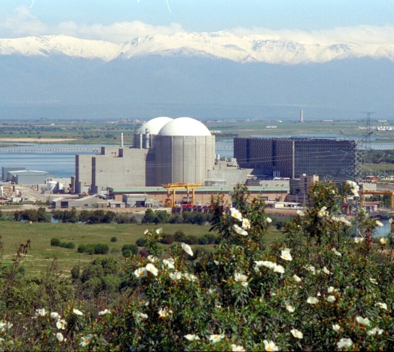 El Gobierno de Sánchez planea un apagón nuclear escalonado y dejará algunas centrales más de 40 años