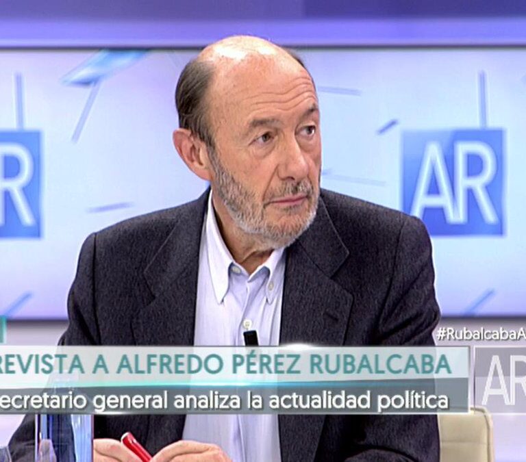 Rubalcaba ocupa el 'hueco' dejado por el nuevo PSOE frente al independentismo