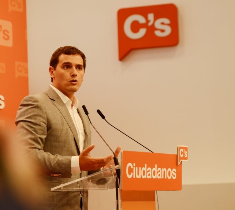 Dos rivales de última hora se enfrentarán a Rivera en las primarias de Ciudadanos