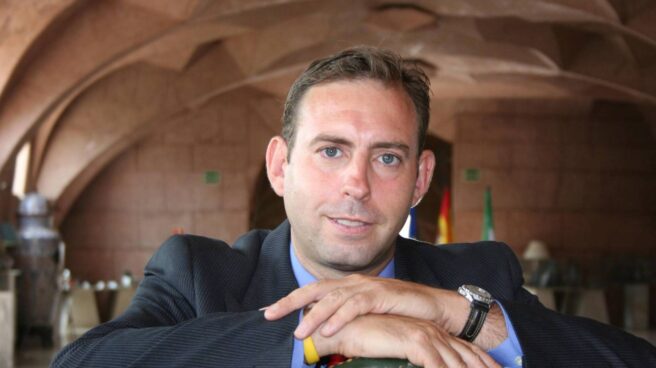 El alcalde de Jun dimite para incorporarse al gabinete de Pedro Sánchez en Moncloa