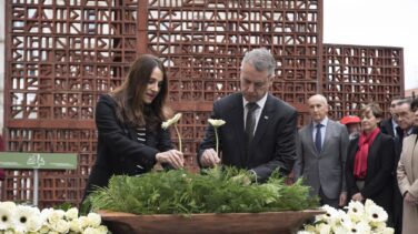 El Gobierno vasco reprocha a Bildu su ausencia de un acto por las víctimas