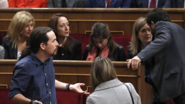 Al 'asalto del escaño': Podemos se queja de que el PP ocupe sus asientos