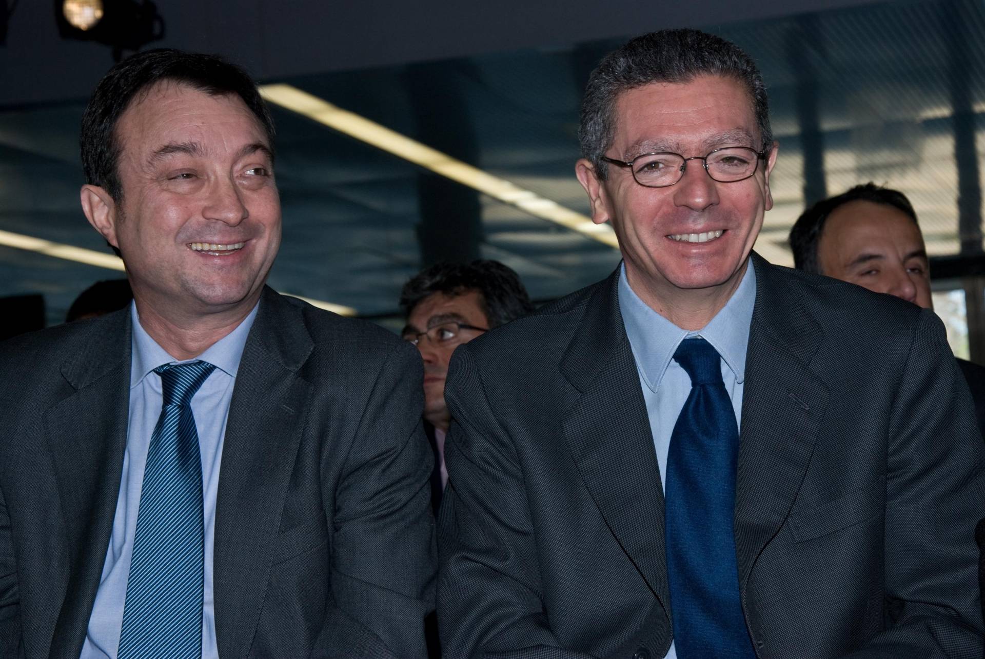 El ex vicealcalde de Madrid Manuel Cobo, junto a Alberto Ruiz-Gallardón.