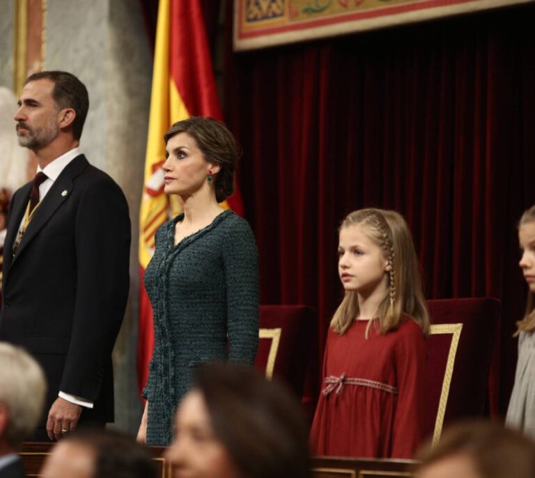 Felipe VI: "El pueblo español nos pide que dignifiquemos la vida pública"