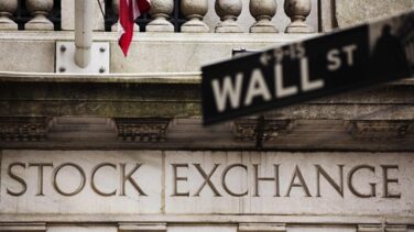 Crece la tensión en los mercados: Wall Street sufre su mayor desplome en siete años
