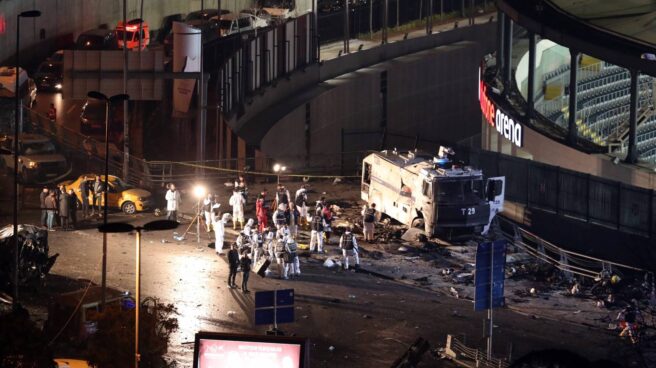 Al menos 38 muertos y 155 heridos tras un doble atentado en Estambul