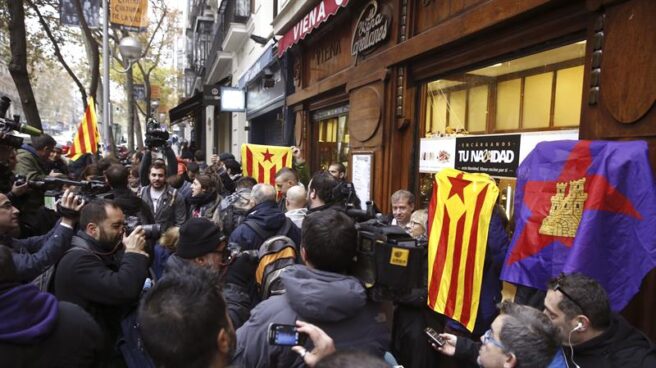 Los radicales independentistas piden "piras monárquicas" cuando el Rey "ose pisar" Cataluña