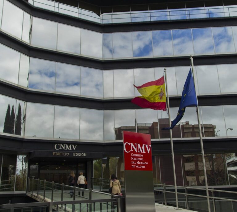 La CNMV advierte de que las fintech son un riesgo para la rentabilidad de los bancos