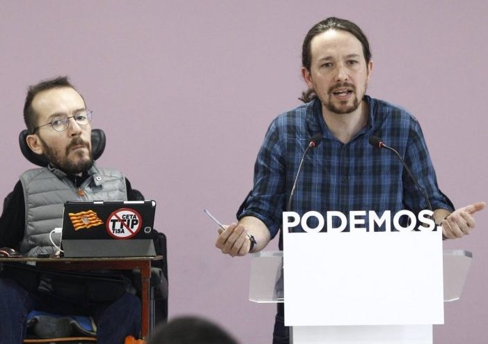 Pablo Iglesias y Pablo Echenique, este lunes en rueda de prensa.