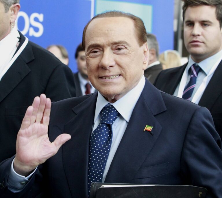 El pulso de Vivendi a Berlusconi dispara el valor de Mediaset un 100% en tres semanas