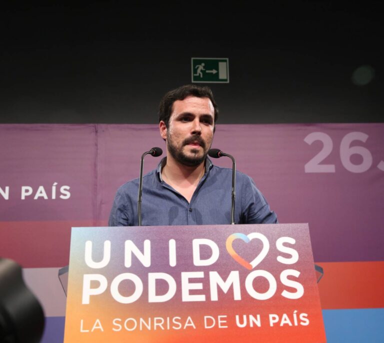 Garzón reactiva el Partido Comunista para "superar" a IU y confluir con Podemos