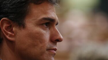 Pedro Sánchez ignora a los suyos, que no le arroparán este sábado en Asturias