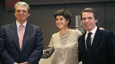 Aznar cree que España se "desvertebra social, política y territorialmente"