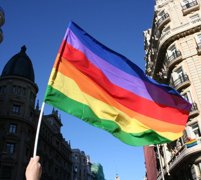 La Guardia Civil elimina la bandera LGTBI de su perfil de Twitter