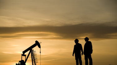 Las petroleras sufren un zarpazo millonario en bolsa por el desplome del precio del crudo