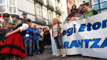 La izquierda abertzale de Otegi ignora a Zulueta, la abogada de los presos de ETA