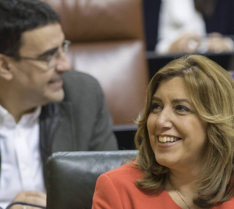 Susana Díaz y Patxi López formalizan sus precandidaturas para liderar el PSOE