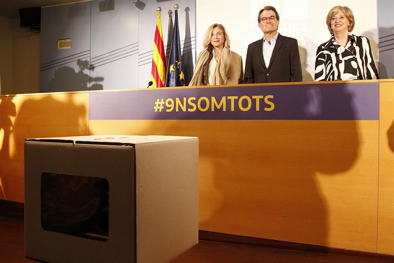 El expresidente de la Generalitat Artur Mas y las exconselleras Joana Ortega e Irene Rigau.