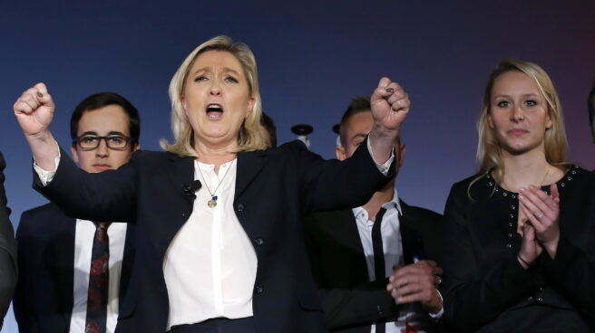 El auge de Le Pen en los sondeos dispara la prima de riesgo francesa a niveles de 2012