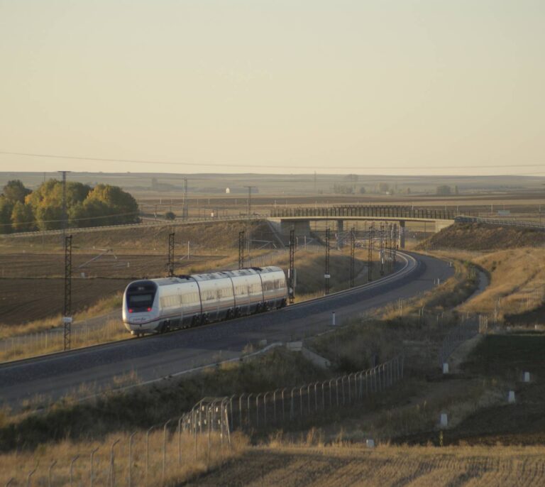 Adif extrajo ilegalmente mineral en Palencia para construir el AVE hacia el País Vasco