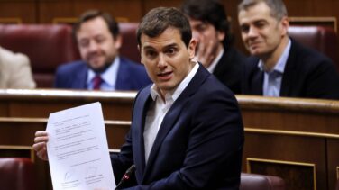 El PP estalla contra C's por la comisión: "Es un gesto de hostilidad, Rivera ha mentido"