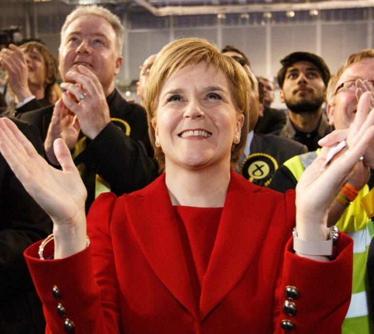 Escocia aprueba poner en marcha un nuevo referéndum de independencia