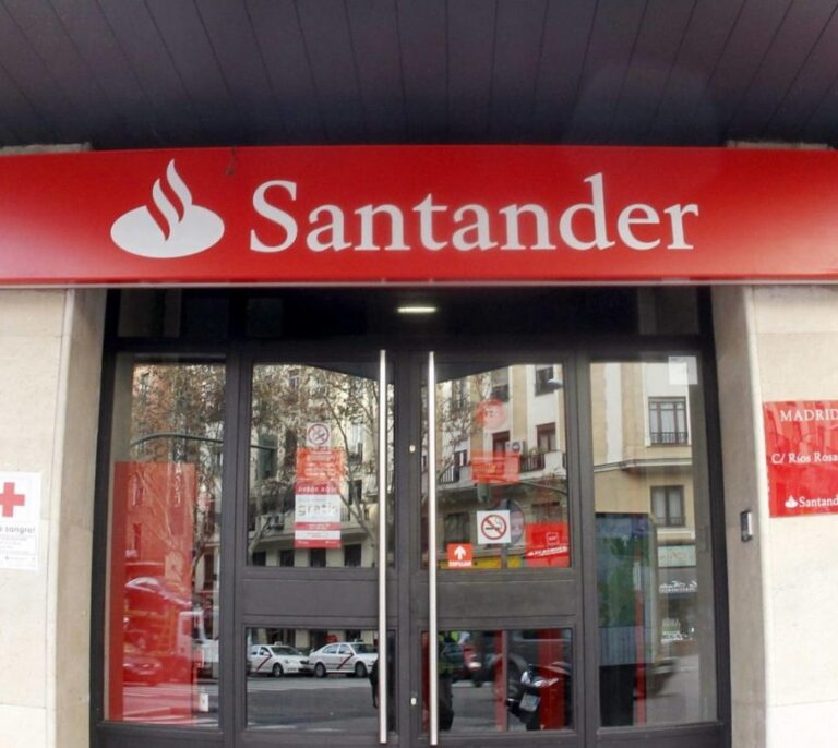 Santander tendrá que forzar hasta 500 salidas de empleados para completar el ERE