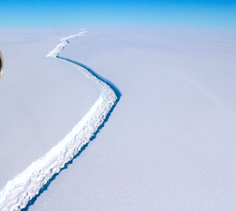 Se desprende de la Antártida uno de los mayores icebergs conocidos