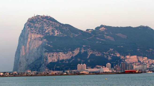 El Gobierno ve insuficiente la última oferta británica sobre Gibraltar y mantiene el veto al Brexit