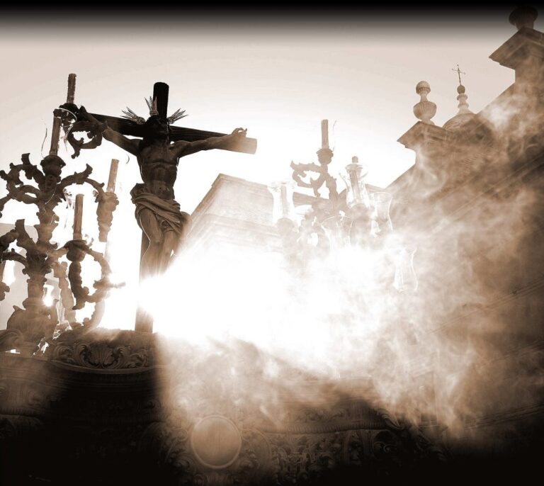 Nos alejamos de la Iglesia, pero no de la tradición