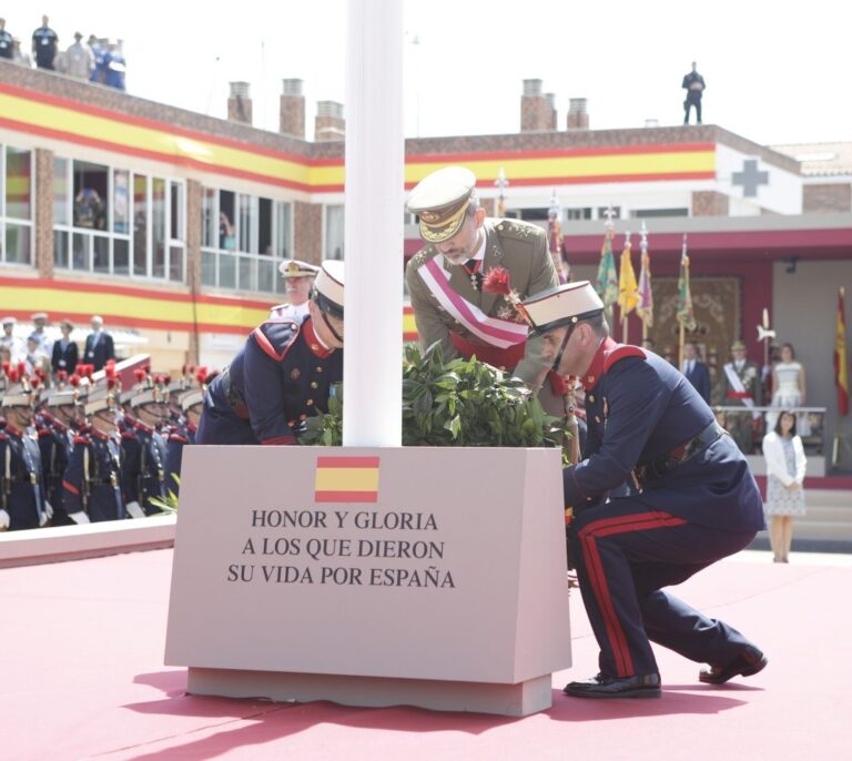 Las víctimas del Yak-42, homenajeadas por primera vez el Día de las Fuerzas Armadas