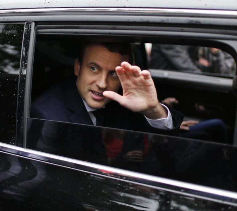 Los primeros sondeos apuntan a una clara victoria de Macron sobre Le Pen