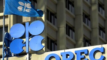 La OPEP extiende nueve meses más los recortes de oferta para impulsar los precios