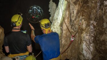 Drones antigolpes: de las cuevas, al espacio