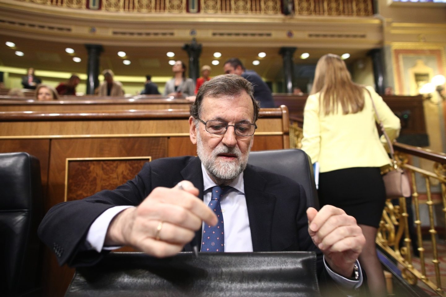 Rajoy no descarta intervenir en la moción de censura