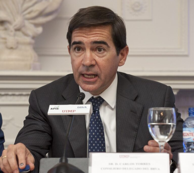 Torres Vila (BBVA): "Las fusiones en banca no son un riesgo para la competencia"