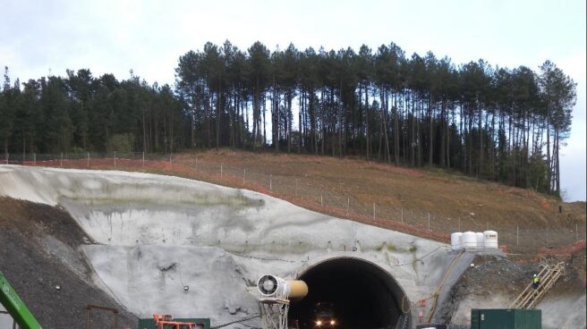 Adif reconoce que 11 túneles del AVE vasco se han quedado viejos antes de estrenarlos