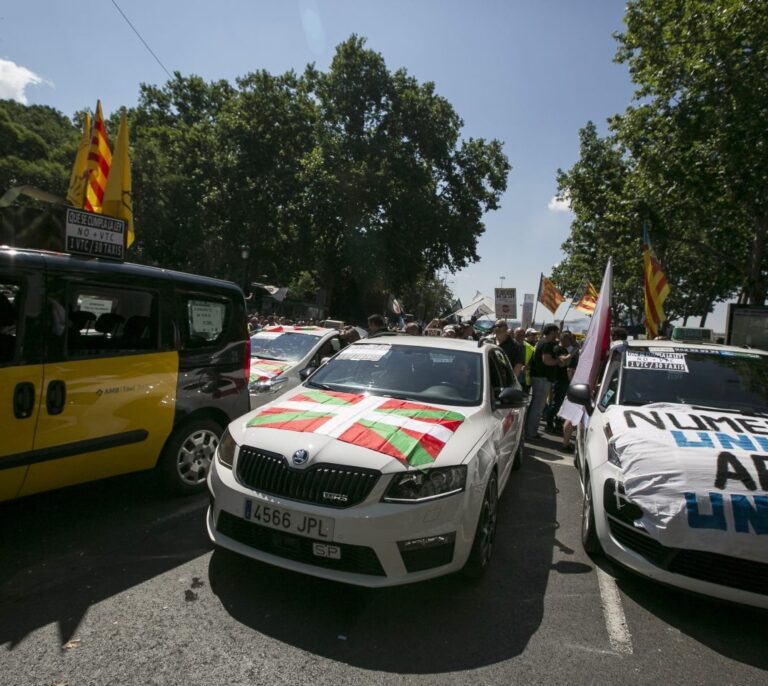 El Taxi hará huelga el 29 de noviembre por la concesión de más licencias VTC