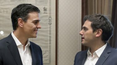 Rivera, tras su reunión con Sánchez: "PP, PSOE y Cs estamos juntos frente al desafío separatista"