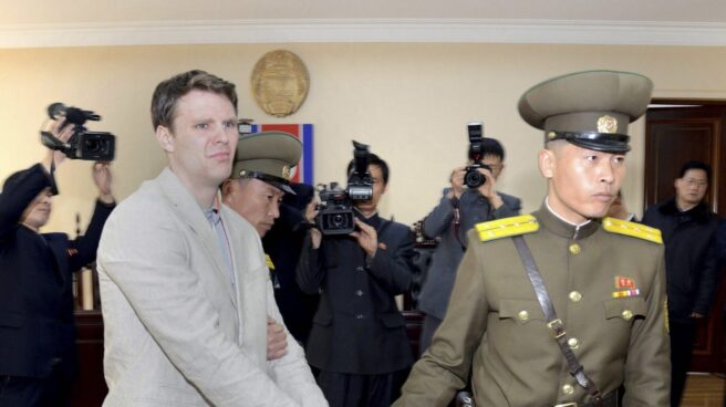 Fallece el joven estadounidense devuelto en coma por Corea del Norte