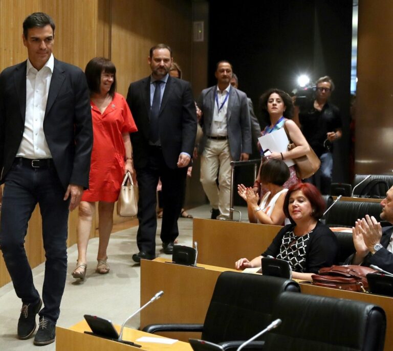 El PSOE ultima sus presupuestos alternativos mientras Podemos se lo piensa