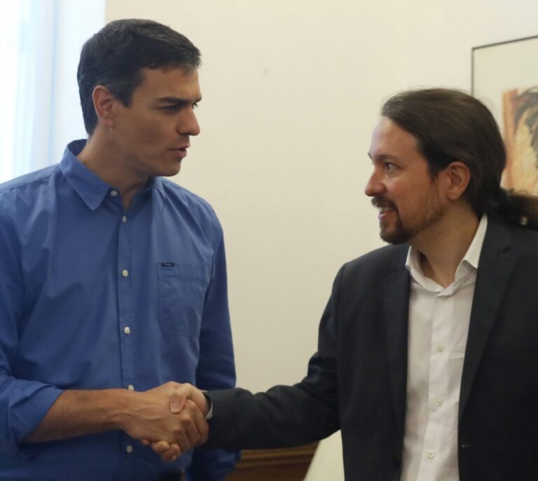 Sánchez e Iglesias fijan una "agenda común" para desalojar al PP del Gobierno