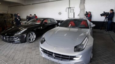 Adjudicados los dos Ferrari del Rey por 443.842 euros