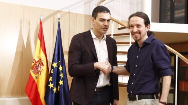 Podemos logra la foto de 'mano tendida' al PSOE tras su pacto en Castilla-La Mancha