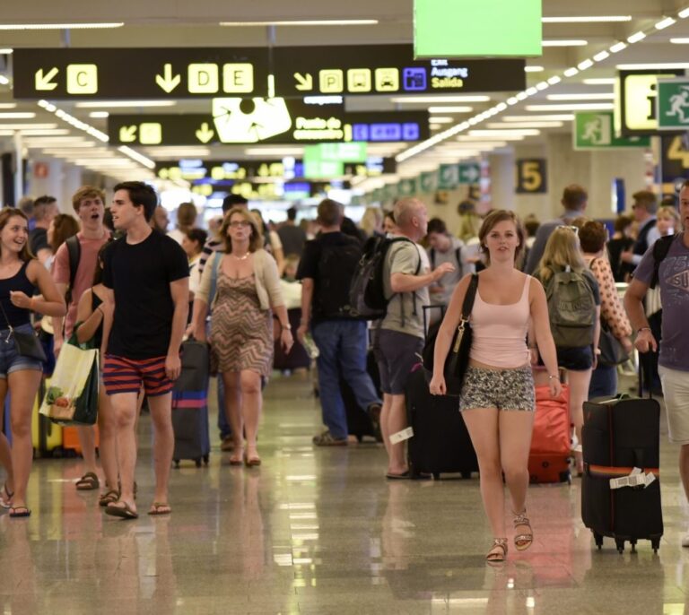 Los aeropuertos de Aena elevan un 7,6% sus pasajeros en cuatro meses, con 71,5 millones